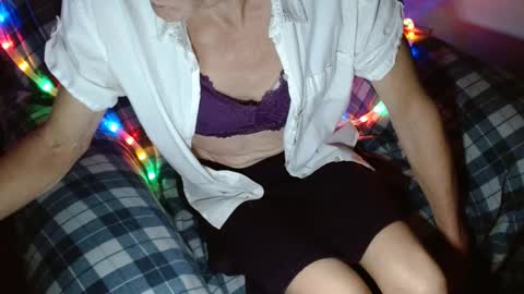 Snapshot of herbietg chatting on December 19, 2024, 11:29 am Jessie Ryder online show from December 19, 2024, 11:29 am