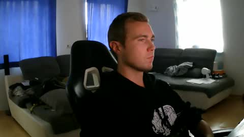 John Pearl online show from October 25, 2025, 2:35 pm