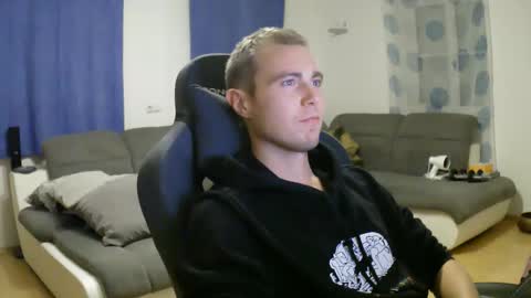 John Pearl online show from November 28, 2025, 4:31 pm