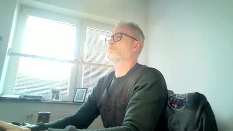 hering76 online show from May 15, 2026, 8:21 am