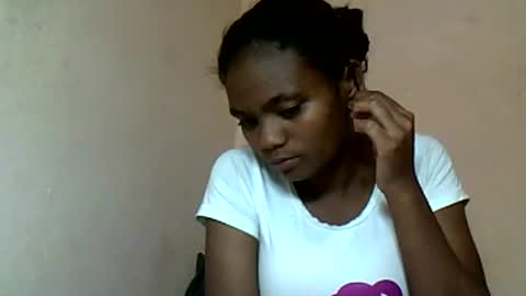 herisse01 online show from June 19, 2026, 7:17 pm