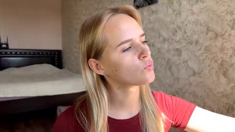 Sylvia online show from September 10, 2025, 8:03 am