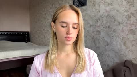Sylvia online show from September 12, 2025, 8:14 am