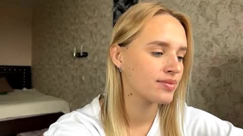 Sylvia online show from September 27, 2025, 7:35 am