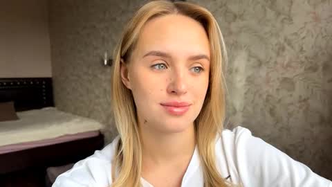 Sylvia online show from October 3, 2025, 8:22 am