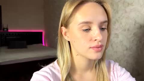 Sylvia online show from October 10, 2025, 7:18 am