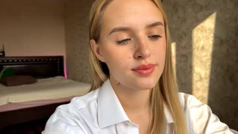 Sylvia online show from October 11, 2025, 8:13 am