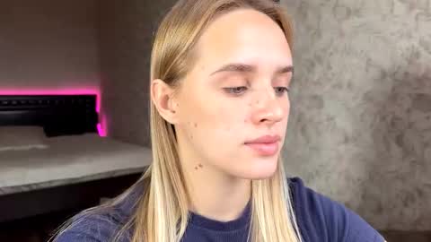 Sylvia online show from October 21, 2025, 7:53 am