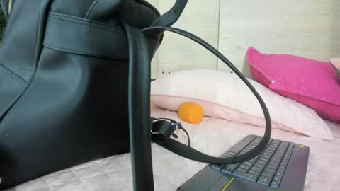 Snapshot of hermione_brown chatting on June 6, 2026, 11:37 am hermione_brown online show from June 6, 2026, 11:37 am
