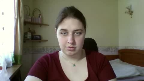 hess_luna_ online show from April 28, 2026, 9:03 am