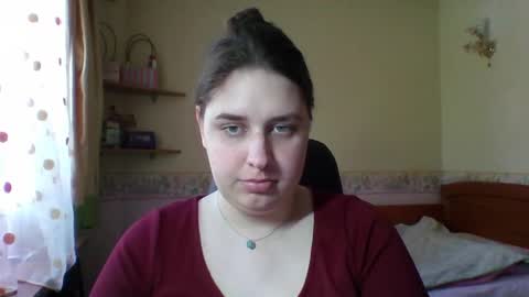 hess_luna_ online show from May 7, 2026, 9:03 am
