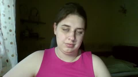hess_luna_ online show from May 12, 2026, 9:06 am