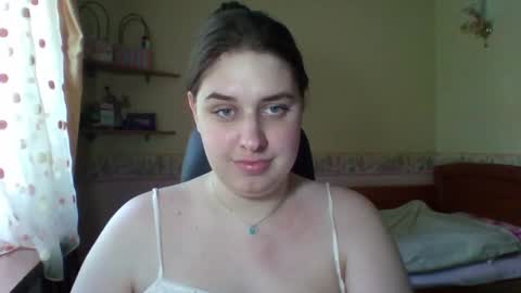 hess_luna_ online show from June 8, 2026, 9:09 am