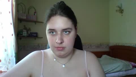 hess_luna_ online show from June 9, 2026, 9:10 am