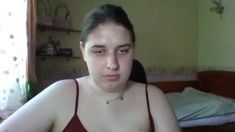 hess_luna_ online show from June 12, 2026, 9:08 am