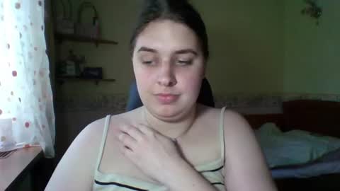 hess_luna_ online show from June 18, 2026, 9:14 am