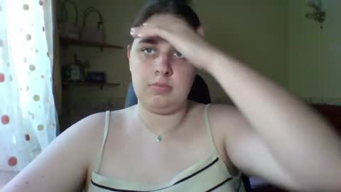 hess_luna_ online show from June 25, 2026, 9:03 am