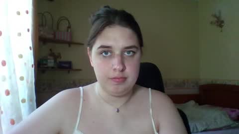 hess_luna_ online show from June 26, 2026, 9:03 am