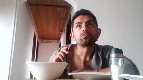 Snapshot of hetero27cum chatting on December 7, 2024, 9:55 pm Euphoria Boys online show from December 7, 2024, 9:55 pm
