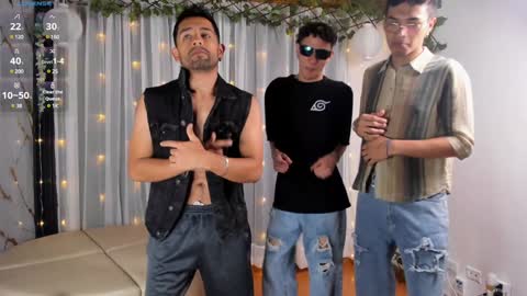 Snapshot of hetero27cum chatting on December 8, 2024, 7:22 pm Euphoria Boys online show from December 8, 2024, 7:22 pm