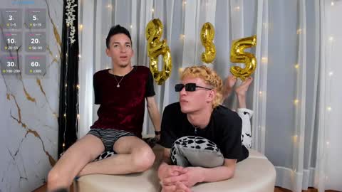 Snapshot of hetero27cum chatting on January 9, 2025, 7:40 pm Euphoria Boys online show from January 9, 2025, 7:40 pm
