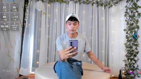 Snapshot of hetero27cum chatting on January 19, 2025, 7:04 pm Euphoria Boys online show from January 19, 2025, 7:04 pm