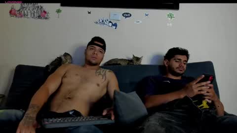 Snapshot of heteros_curious_ chatting on April 30, 2026, 8:57 pm yeis online show from April 30, 2026, 8:57 pm