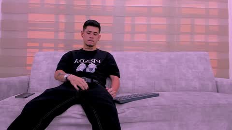 heteros men online show from January 30, 2025, 8:21 pm