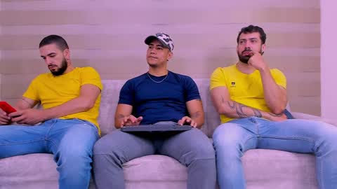 heteros men online show from February 3, 2025, 1:30 pm