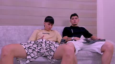 heteros men online show from February 4, 2025, 8:28 pm