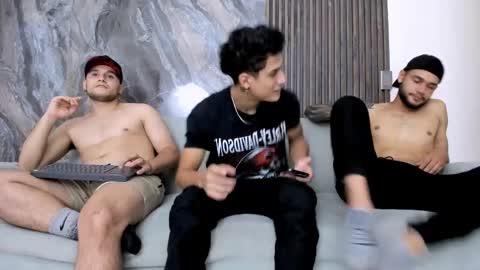 heteros men online show from February 12, 2025, 1:52 am