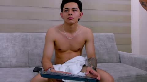 heteros men online show from February 15, 2025, 11:14 pm