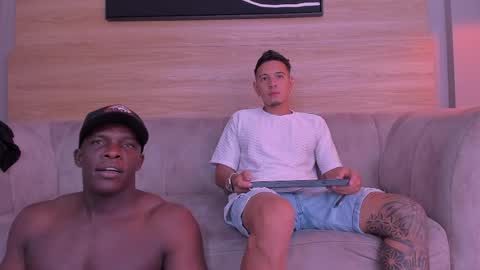 heteros men online show from May 5, 2026, 2:36 pm