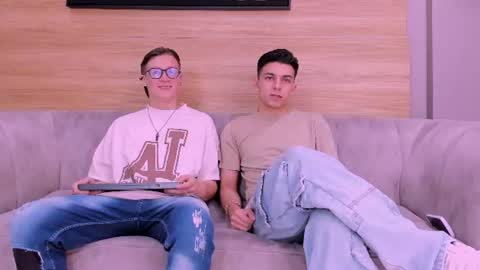 heteros men online show from June 17, 2026, 7:26 pm