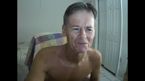 Snapshot of hewes1 chatting on October 2, 2025, 8:32 am hewes1 online show from October 2, 2025, 8:32 am