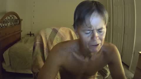 hewes1 online show from December 21, 2025, 10:22 am