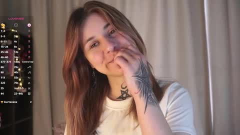 Snapshot of hexamuse chatting on November 19, 2025, 8:03 am Sofia online show from November 19, 2025, 8:03 am