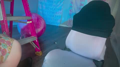 salem online show from December 6, 2024, 9:32 am