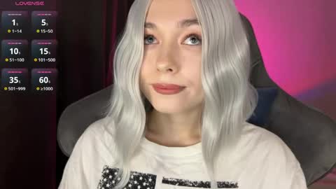  Nora  online show from June 6, 2026, 11:53 pm