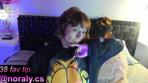 Snapshot of hey_noraly chatting on October 17, 2025, 4:15 am Noraly  online show from October 17, 2025, 4:15 am