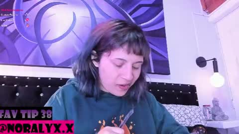 Snapshot of hey_noraly chatting on July 3, 2026, 4:41 am Noraly online show from July 3, 2026, 4:41 am