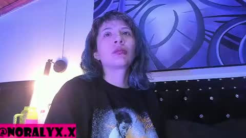 Snapshot of hey_noraly chatting on July 6, 2026, 4:09 am Noraly online show from July 6, 2026, 4:09 am