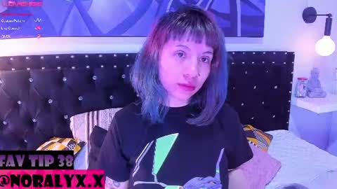 Snapshot of hey_noraly chatting on July 11, 2026, 4:37 am Noraly online show from July 11, 2026, 4:37 am