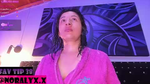 Snapshot of hey_noraly chatting on July 13, 2026, 4:04 am Noraly online show from July 13, 2026, 4:04 am