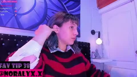 Snapshot of hey_noraly chatting on July 18, 2026, 5:00 am Noraly online show from July 18, 2026, 5:00 am