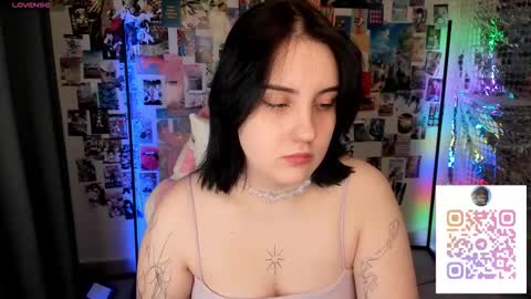 Tessa online show from March 4, 2026, 7:20 pm