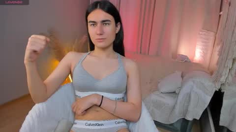 Snapshot of heyalena chatting on September 21, 2025, 6:04 am heyalena online show from September 21, 2025, 6:04 am