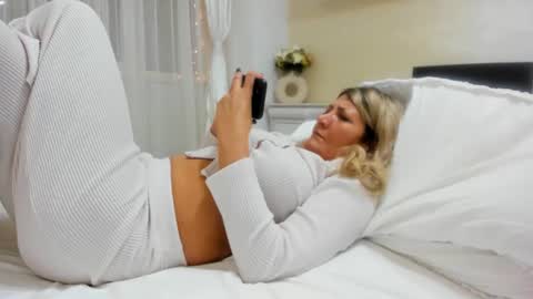 Heyheygrey online show from January 4, 2025, 9:52 pm