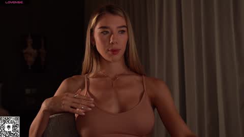 Snapshot of heyhorny_cb chatting on February 4, 2025, 3:33 am My name is Mira. Please say hello I like to chat with you. If you have requests or dirty talk please use tip online show from February 4, 2025, 3:33 am