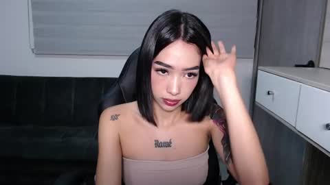 Laura online show from June 10, 2026, 3:50 am
